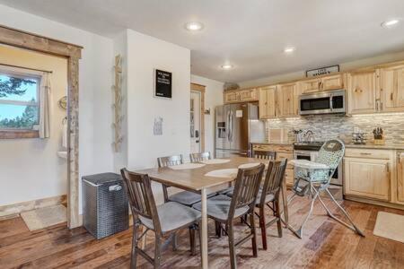 Cabin~Views~Heart Of Town~W&D~Fireplace~Kitchen Woodland Park Exteriér fotografie